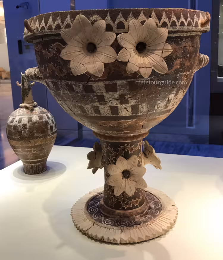 Kamares style Minoan pottery